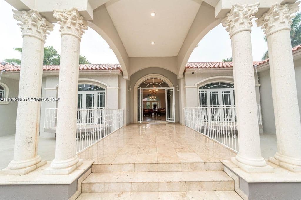 4-bedroom Single-Family Home — 18390 SW 200th St