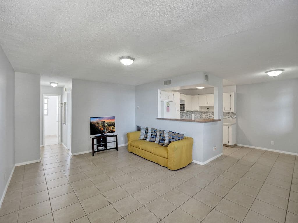 1+1 Condo — 1811 Jefferson Street #404