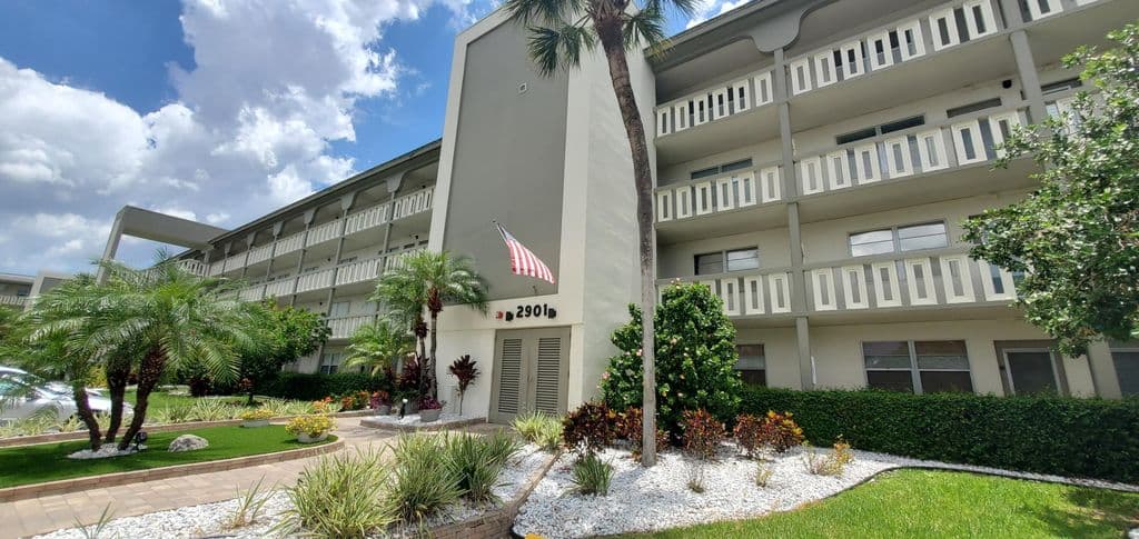 2-bedroom Condo — 2901 VICTORIA Circle #F2