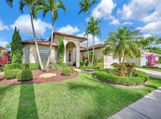 4-bedroom Single-Family Home — 2553 Jardin Mnr, Fort Lauderdale, 33327