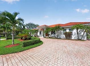 4+1 Müstakil ev — 18461 SW 83rd Ave, Cutler Bay, 33157