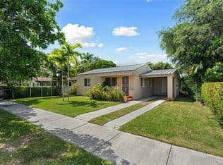 2+1 Müstakil ev — 2750 NW 4th St, Miami, 33125