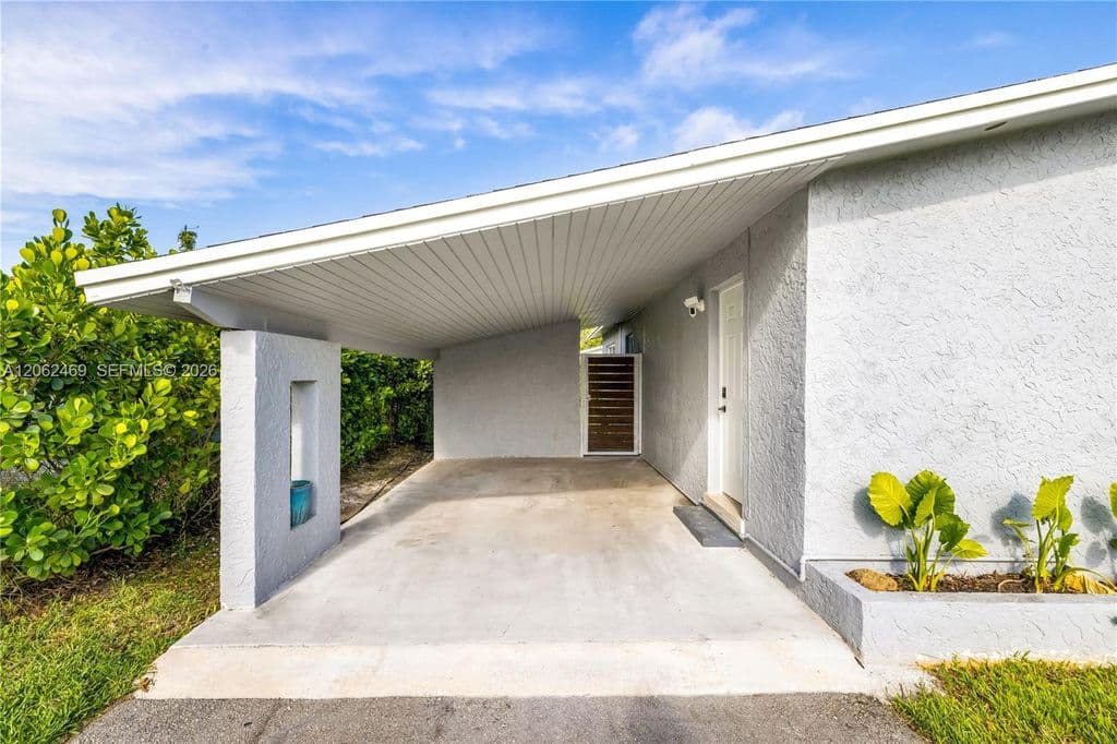 3+1 Müstakil ev — 2111 N 14th Ct