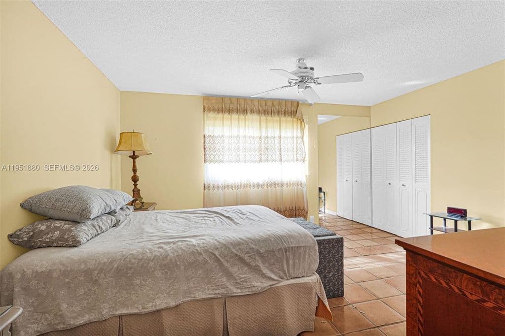 2+1 Condo — 314 SE 10th St APT 103
