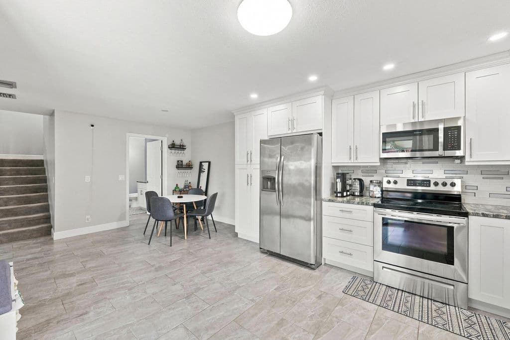 2-bedroom Property — 4165 Turnberry Circle #24