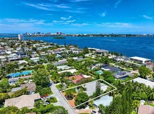 3-bedroom Single-Family Home — 11530 NE 22nd Dr, North Miami, 33181