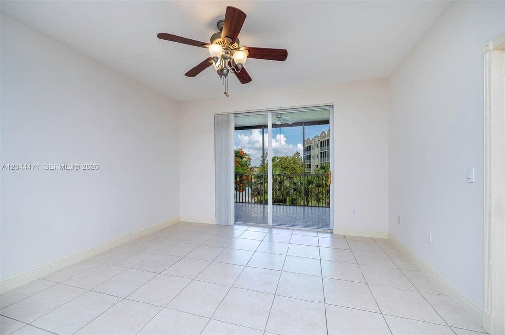 3-bedroom Condo — 10750 NW 66th St APT 312