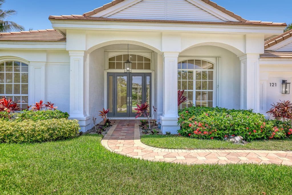 3-bedroom Single-Family Home — 121 Olympus Way