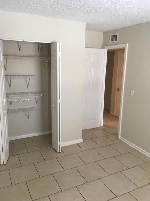 3-bedroom Property — 5962 NW 29th Pl #112