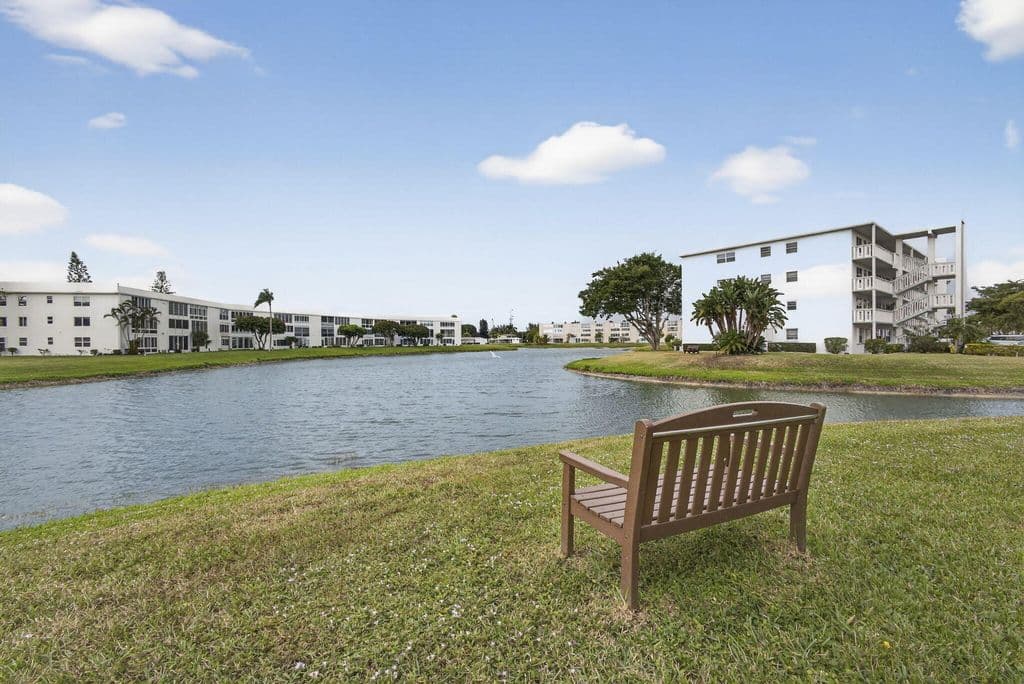 2+1 Condo — 330 WELLINGTON G