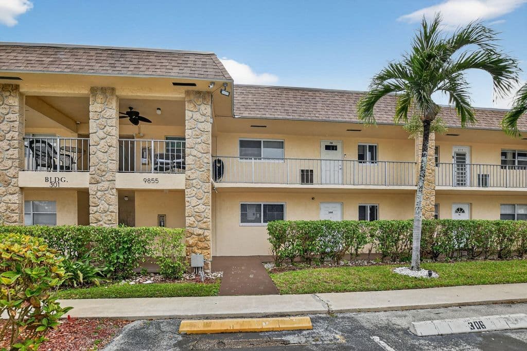 2-bedroom Condo — 9855 Sandalfoot Boulevard Apt 317
