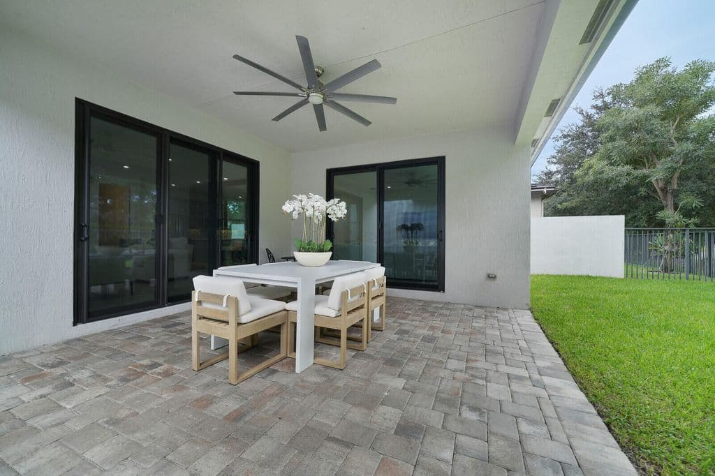 3+1 Müstakil ev — 6215 OCEANAIRE Way