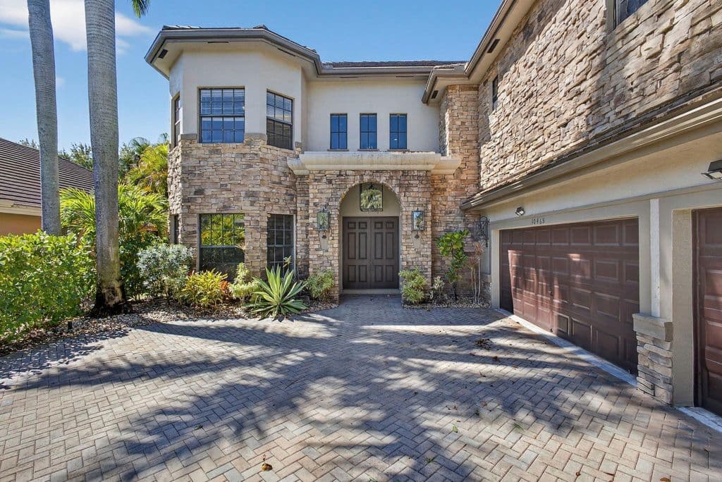 6-bedroom Single-Family Home — 10468 Trianon Place