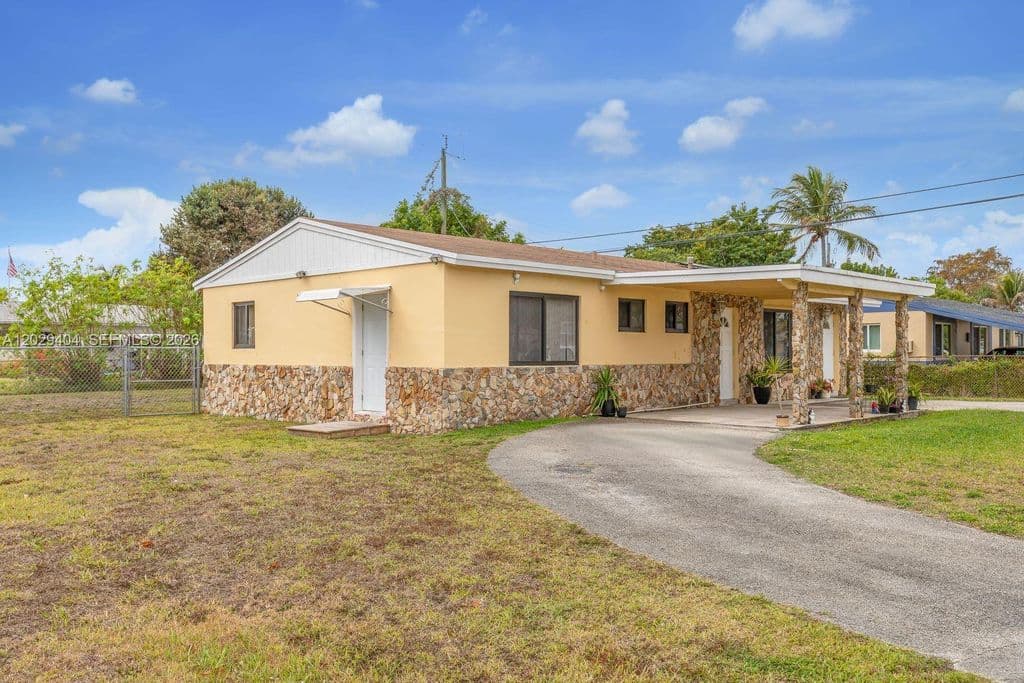 3-bedroom Single-Family Home — 6200 SW 18th St