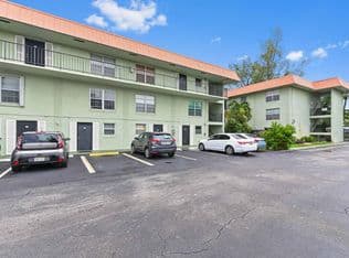 2+1 Townhouse — 803 W Oakland Park Boulevard #A7, Oakland Park, 33311