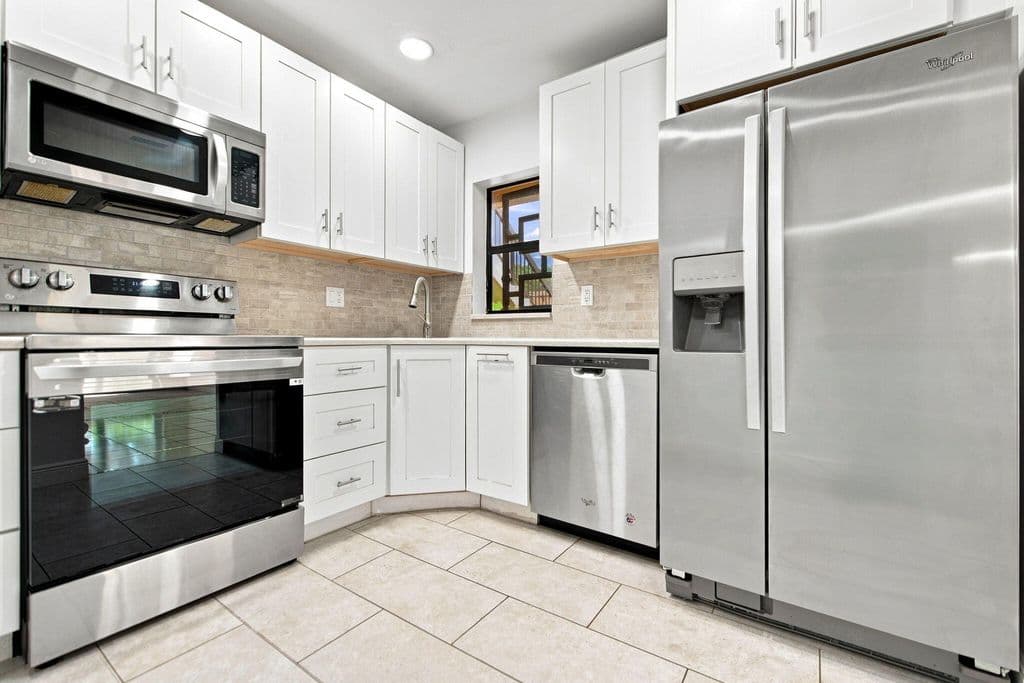 3-bedroom Condo — 2662 Carambola Circle N