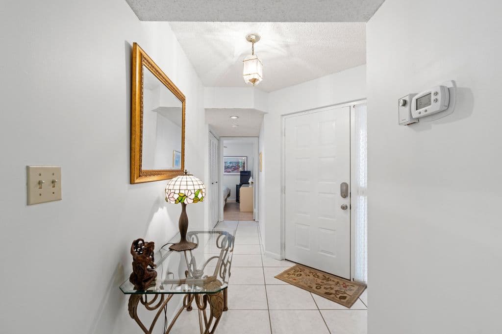 2+1 Condo — 106 Half Moon Circle #B1