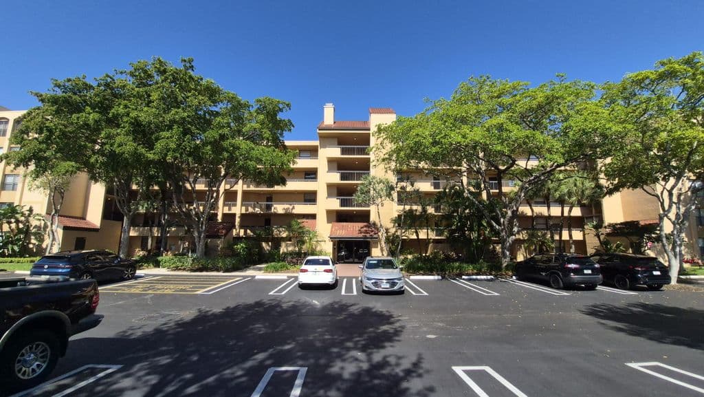 2-bedroom Condo — 450 Egret Circle #9403