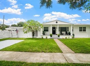 3-bedroom Single-Family Home — 899 E Country Club Cir, Plantation, 33317