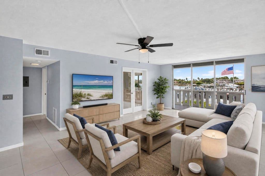 2+1 Condo — 231 E Lantana Road #204