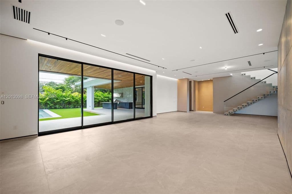 6+1 Müstakil ev — 7740 SW 52nd Ave