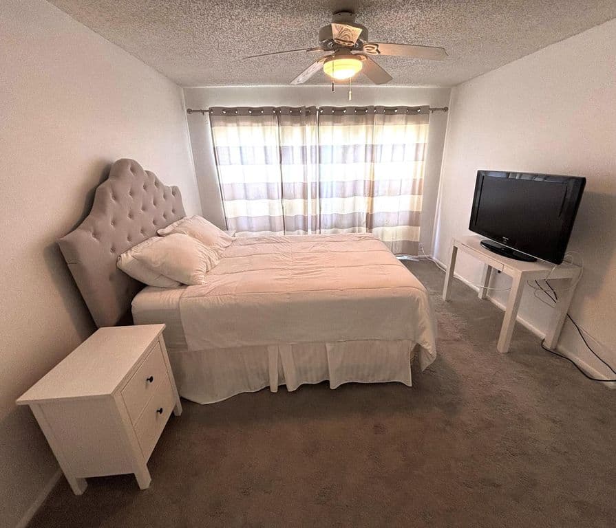 2-bedroom Condo — 301 N Pine Island Road #105