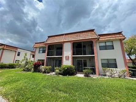 2-bedroom Condo — 871 NE 207TH Lane #104-15