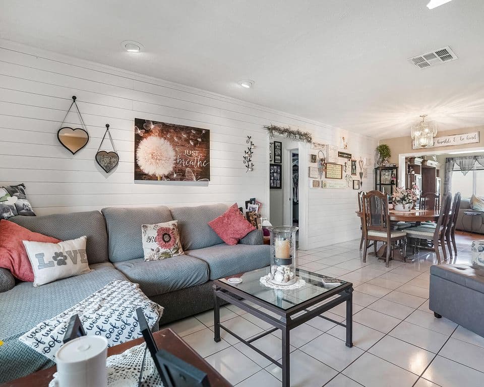 2-bedroom Single-Family Home — 4701 NW 47th Terrace