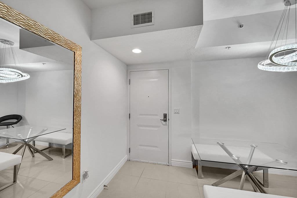 3+1 Condo — 350 N Federal Highway #508