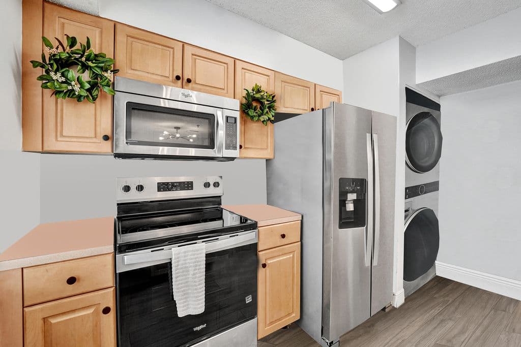 2-bedroom Property — 173 Riviera Circle