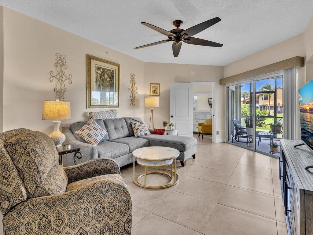 2-bedroom Condo — 23156 Fountain View Drive #D