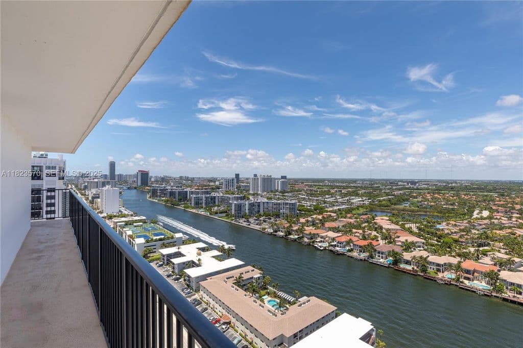 2+1 Condo — 2101 S Ocean Dr APT 2707