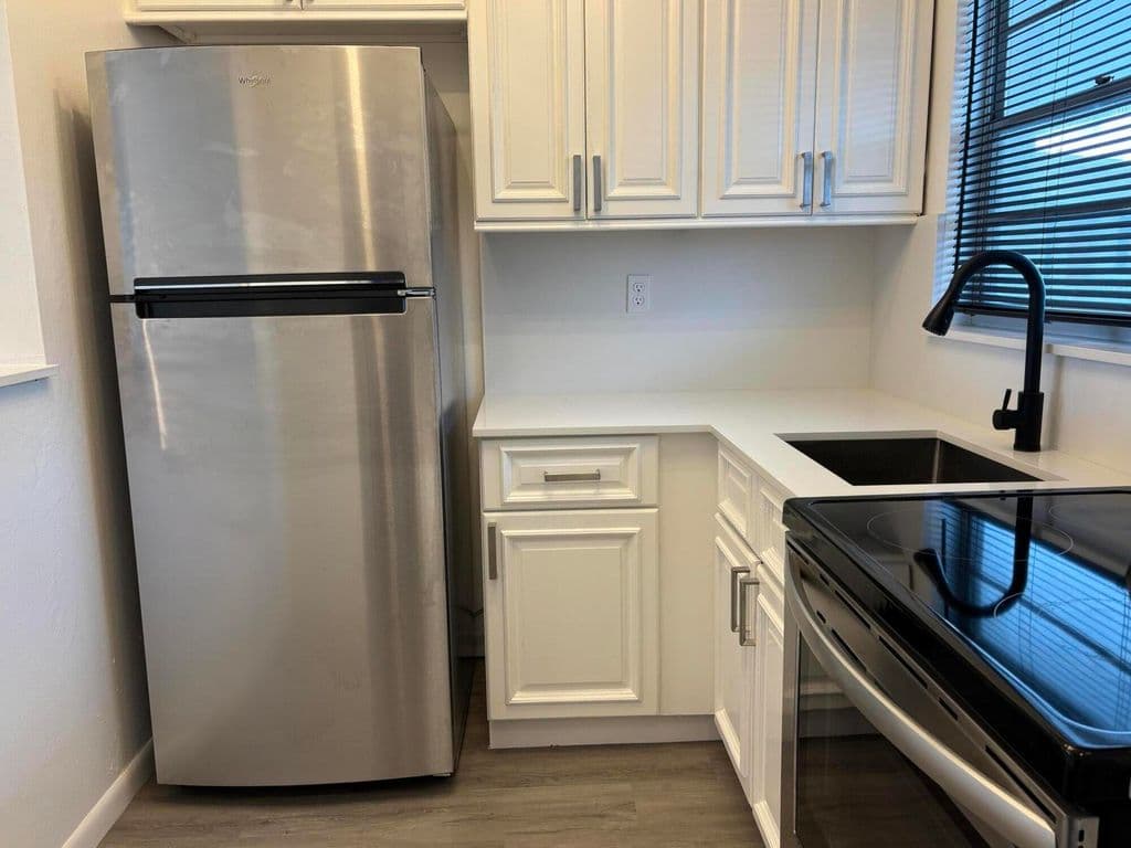 1+1 Condo — 1112 Lake Terrace #207
