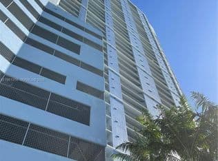 1+1 Condo — 335 S Biscayne Blvd APT 3610, Miami, 33131