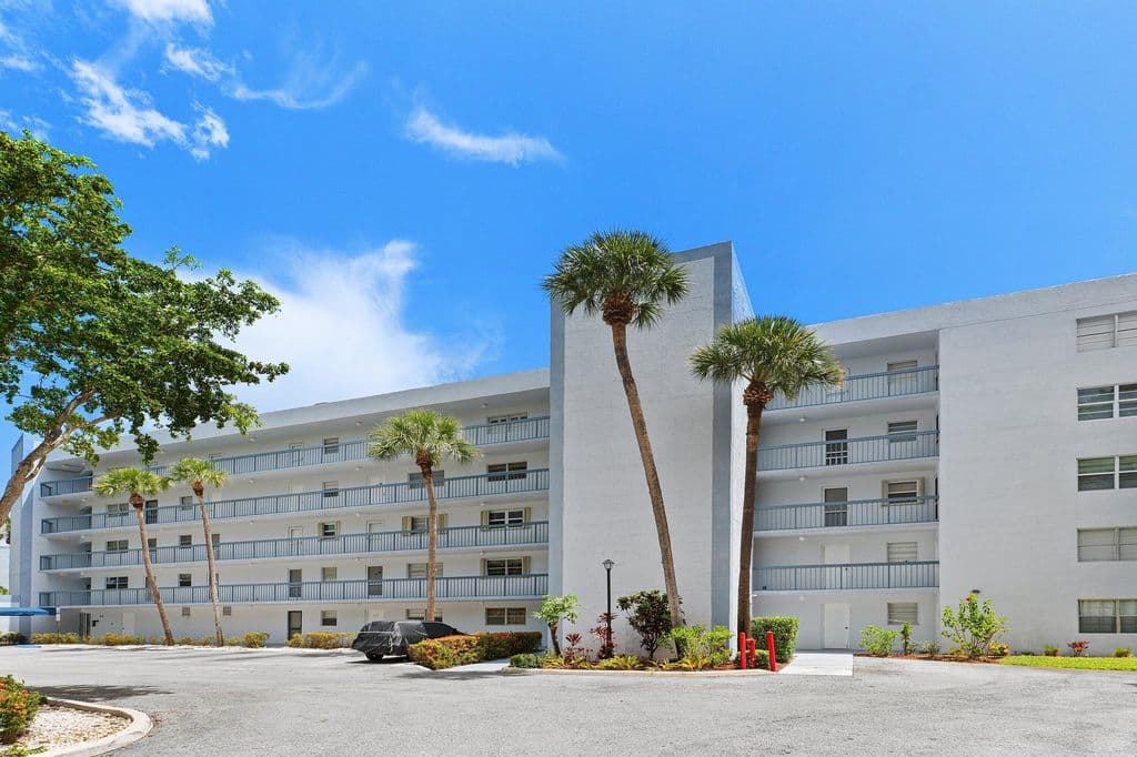 2-bedroom Condo — 6400 NW 2ND Avenue #321