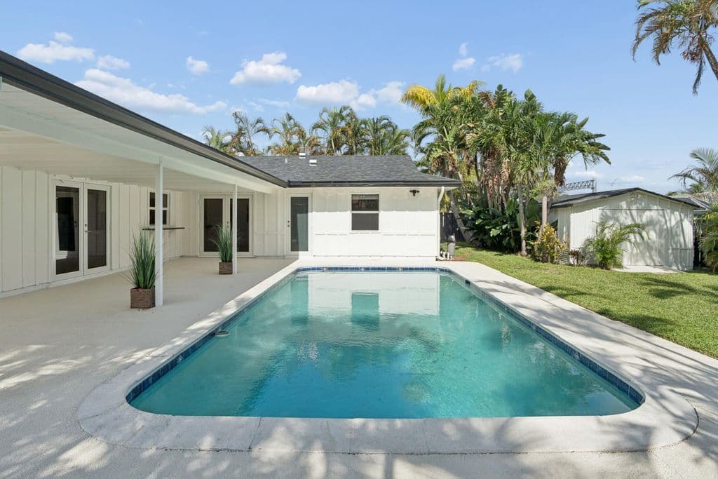 4-bedroom Single-Family Home — 1551 SW 10TH Street