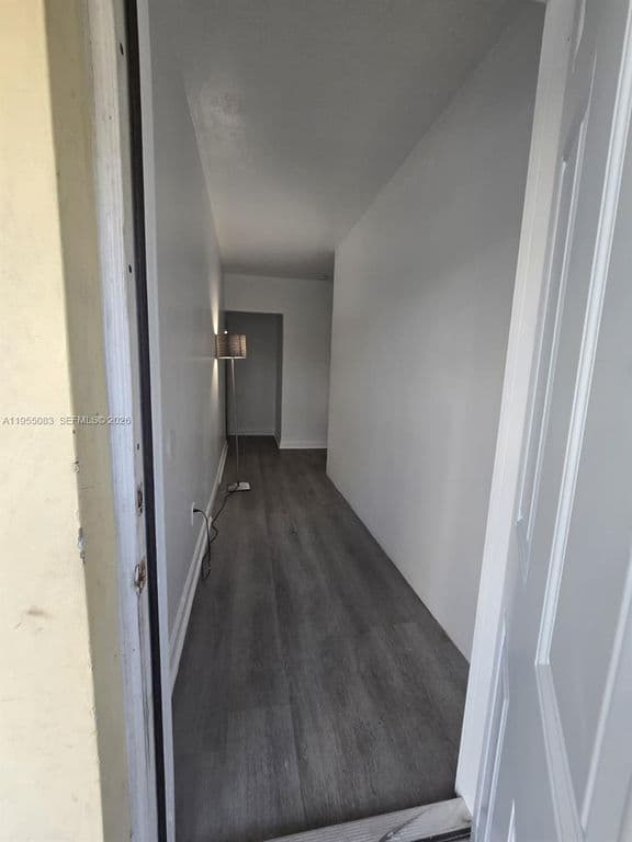4+1 Mülk — 2729 NW 47th St