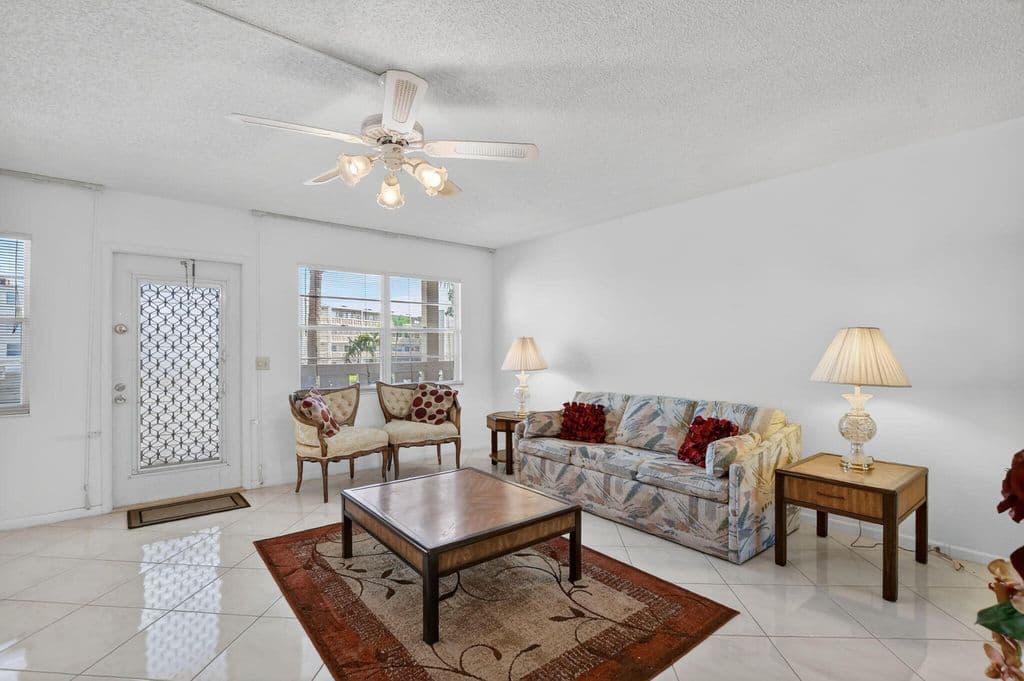 2-bedroom Condo — 2035 Ainslie