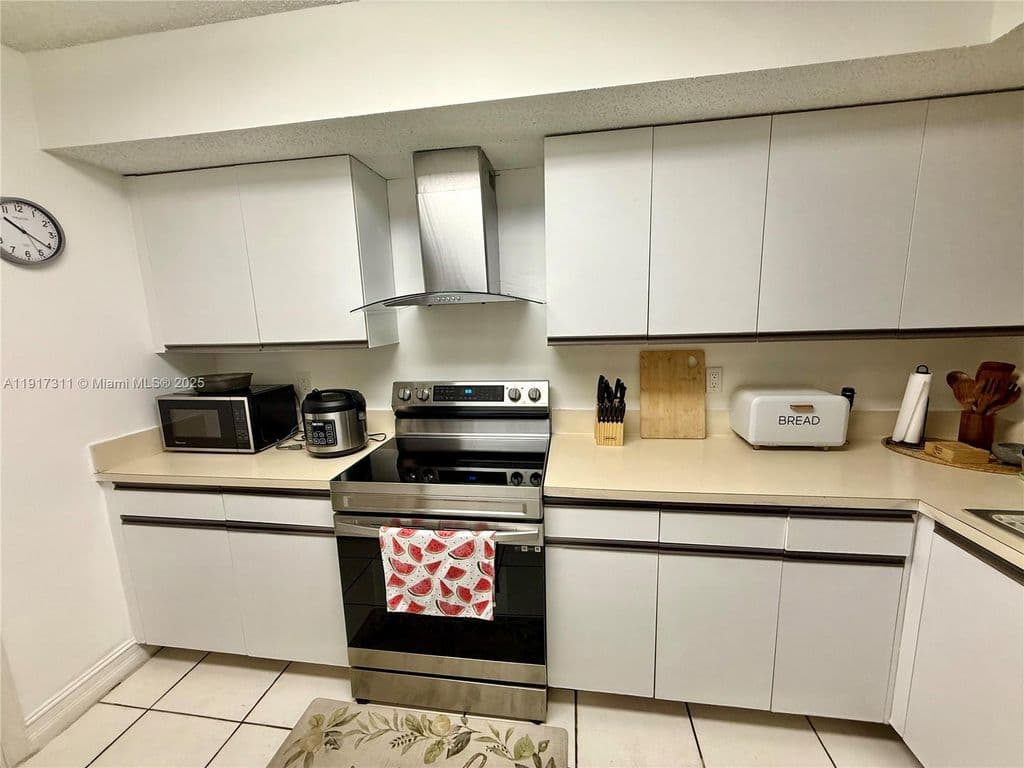 2+1 Condo — 8246 NW 24th St #8246