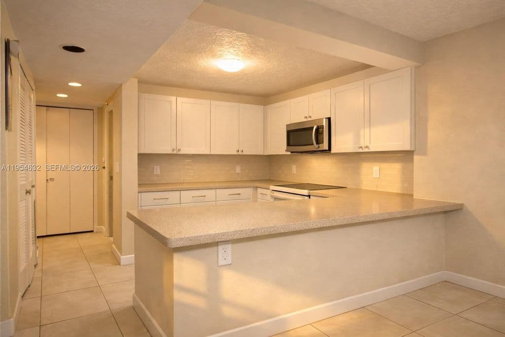 2-bedroom Condo — 104 SW 9th St APT 1101