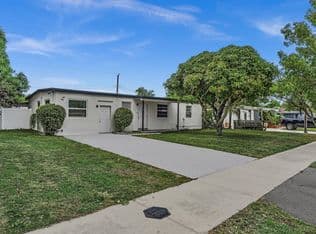 4-bedroom Single-Family Home — 5232 NE 19th Avenue, Pompano Beach, 33064