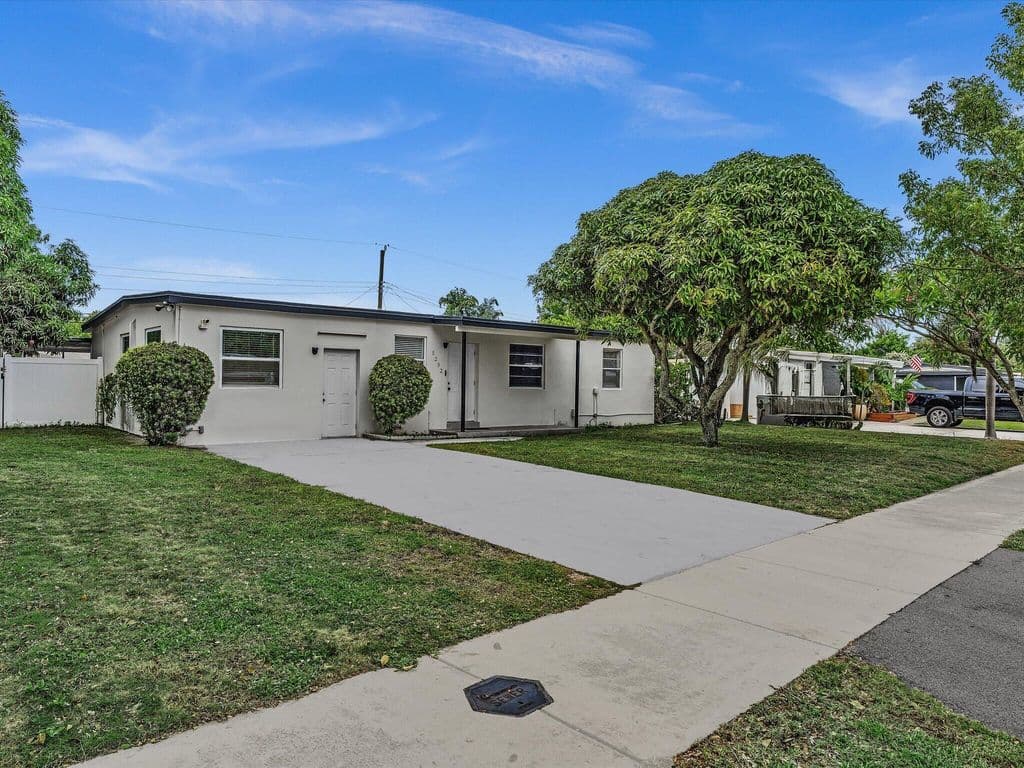 4-bedroom Single-Family Home — 5232 NE 19th Avenue