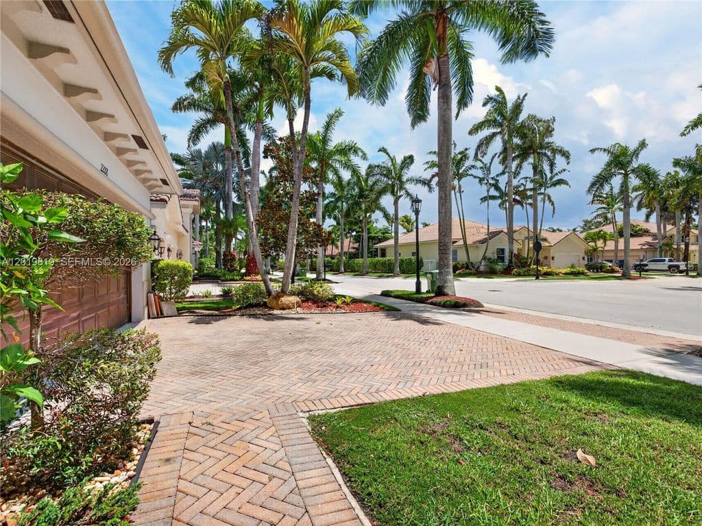 4-bedroom Single-Family Home — 2288 Quail Roost Dr