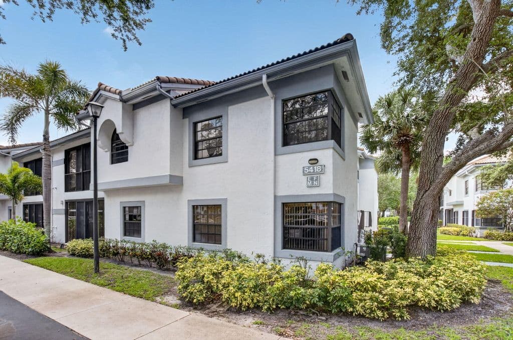 3-bedroom Condo — 5418 Firenze Drive #F