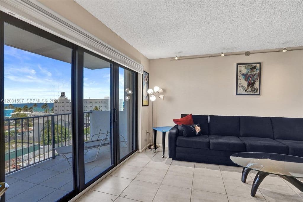 2+1 Condo — 1201 S Ocean Dr APT 604N