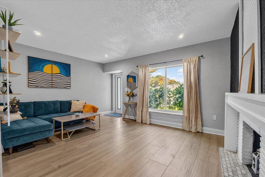 2+1 Müstakil ev — 1560 NE 32ND Street