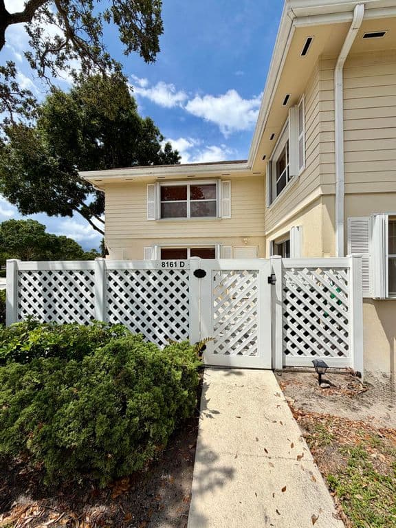 2-bedroom Property — 8161 Andover Court #61d