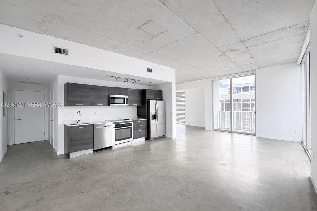 2+1 Condo — 151 SE 1st St APT 3001