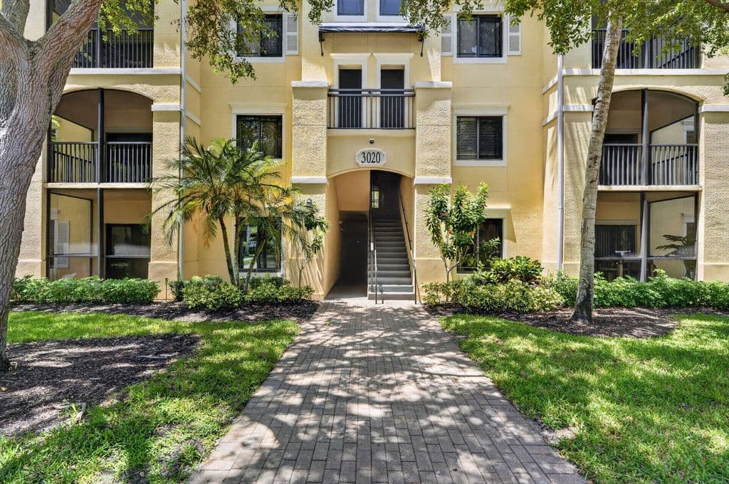 3+1 Condo — 3020 Alcazar Place #308
