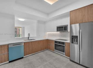 3-bedroom Condo — 3340 NE 190th St APT 1206, Aventura, 33180